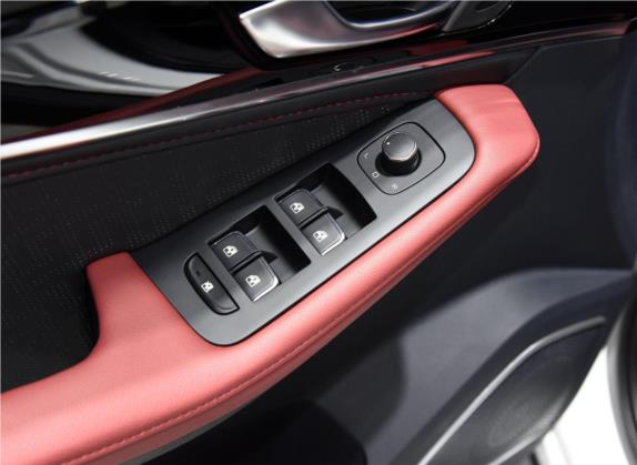 奔腾T33 2019款 1.6L 手动豪华型 国V 车厢座椅   门窗控制