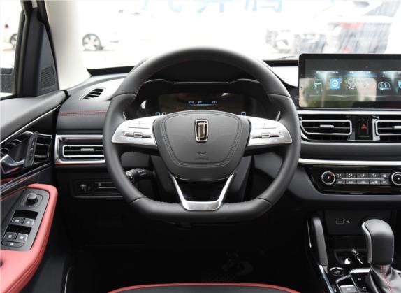 奔腾T33 2019款 1.6L 自动豪华型 国VI 中控类   驾驶位