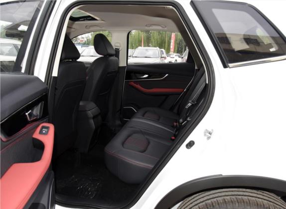 奔腾T33 2019款 1.6L 自动豪华型 国VI 车厢座椅   后排空间