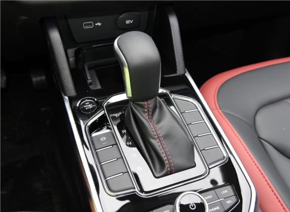奔腾T33 2019款 1.6L 自动豪华型 国VI 中控类   挡把