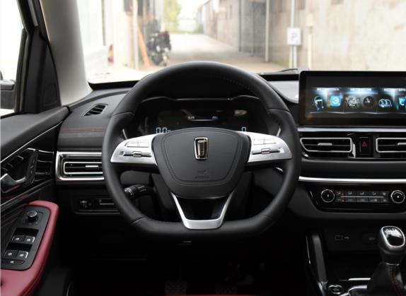 奔腾T33 2021款 1.2T 手动豪华型 中控类   驾驶位