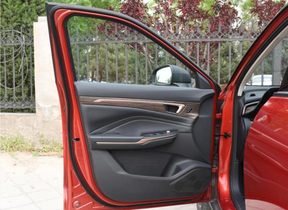 奔腾T55 2021款 1.5T 自动劲享·尊贵版 车厢座椅   前门板