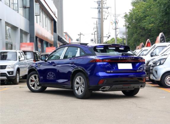 奔腾B70S 2022款 2.0T 智潮统帅 外观   斜后