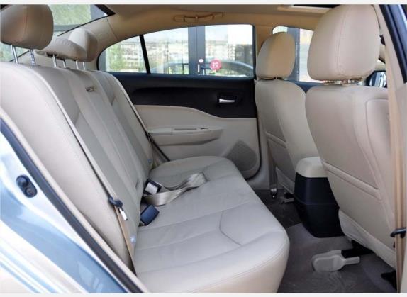 奔腾B50 2009款 1.6 自动尊贵型 车厢座椅   后排空间