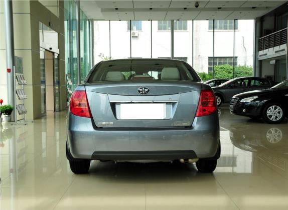 奔腾B50 2011款 1.6L 自动天窗版 外观   正后