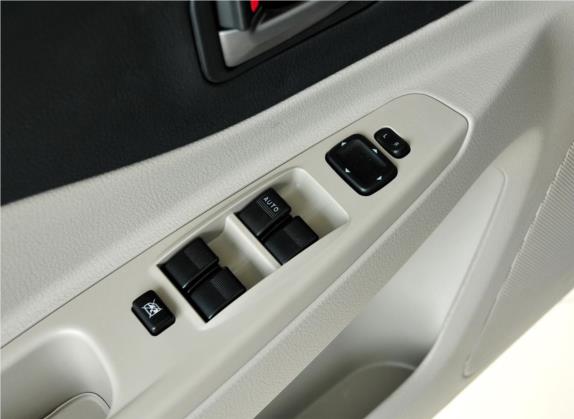 奔腾B50 2011款 1.6L 自动天窗版 车厢座椅   门窗控制