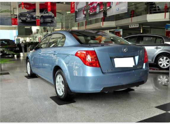奔腾B50 2011款 1.6L 手动尊贵型 外观   斜后