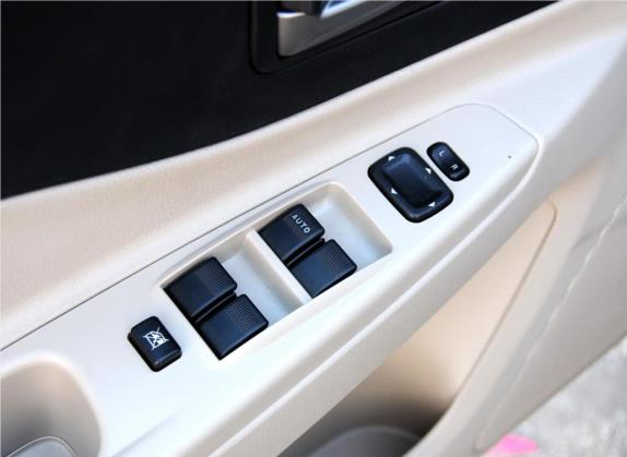 奔腾B50 2011款 1.6L 手动豪华型 车厢座椅   门窗控制