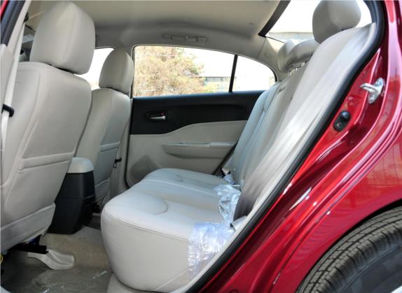 奔腾B50 2011款 1.6L 自动豪华型 车厢座椅   后排空间