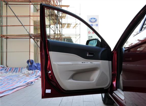 奔腾B50 2011款 1.6L 自动豪华型 车厢座椅   前门板