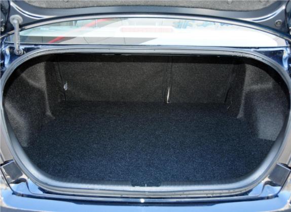 奔腾B50 2012款 1.6L 自动时尚型 车厢座椅   后备厢
