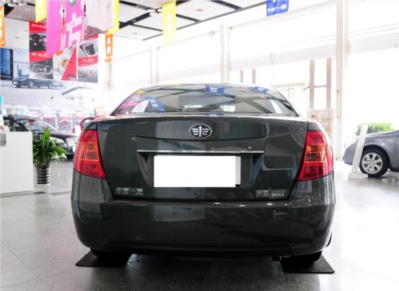 奔腾B50 2012款 1.6L 手动天窗型 外观   正后