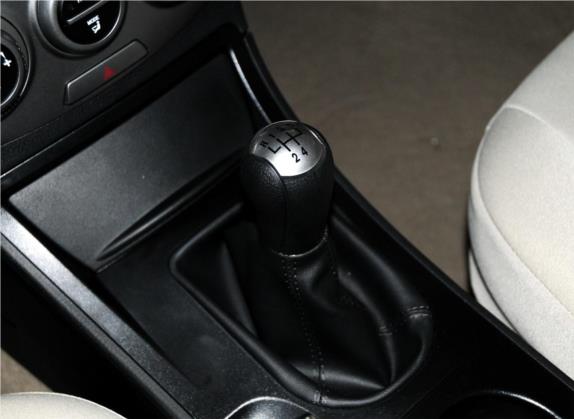 奔腾B50 2012款 1.6L 手动天窗型 中控类   挡把
