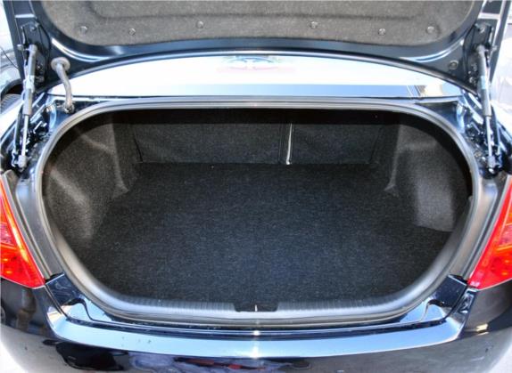 奔腾B50 2012款 1.6L 自动天窗型 车厢座椅   后备厢