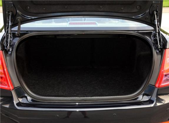 奔腾B50 2013款 1.8L 自动尊贵型 车厢座椅   后备厢