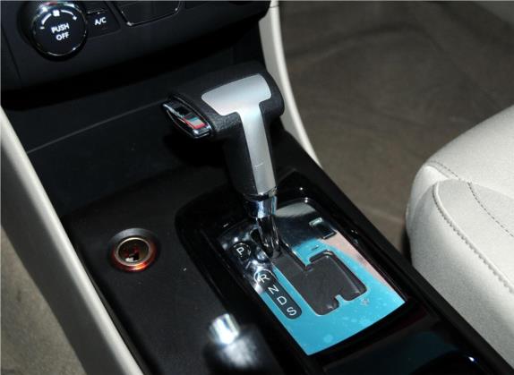 奔腾B50 2013款 1.8L 自动舒适型 中控类   挡把