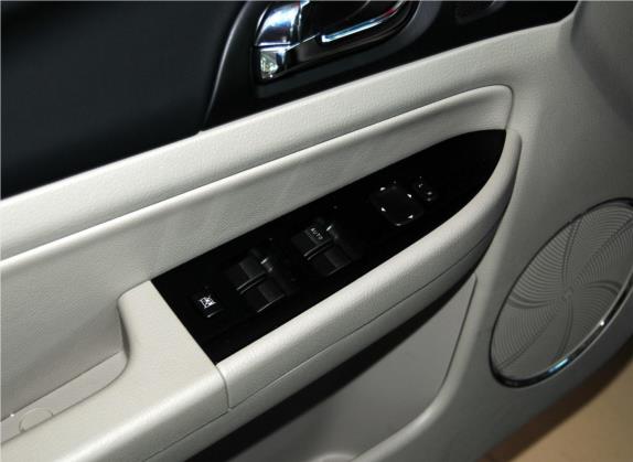 奔腾B50 2013款 1.8L 自动舒适型 车厢座椅   门窗控制