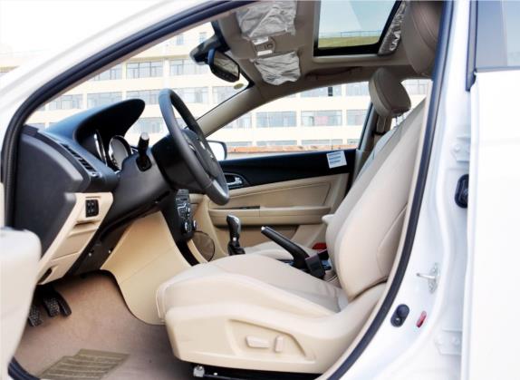 奔腾B50 2013款 1.6L 手动尊贵型 车厢座椅   前排空间