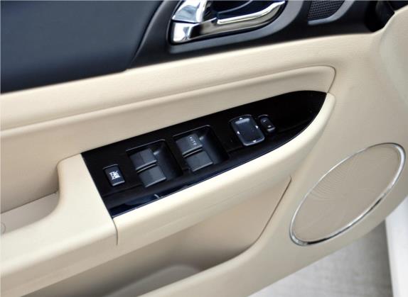 奔腾B50 2013款 1.6L 手动尊贵型 车厢座椅   门窗控制