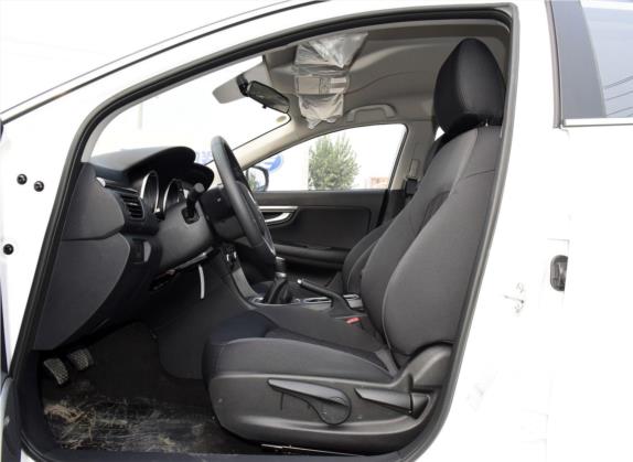 奔腾B50 2016款 1.6L 手动技术型 车厢座椅   前排空间