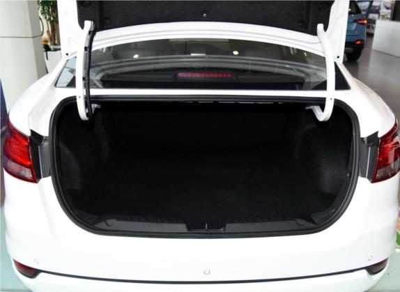 奔腾B50 2016款 1.6L 自动豪华型 车厢座椅   后备厢