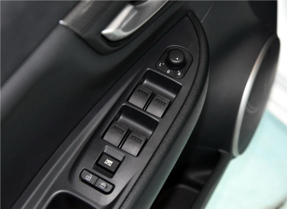 奔腾B50 2016款 1.6L 自动豪华型 车厢座椅   门窗控制