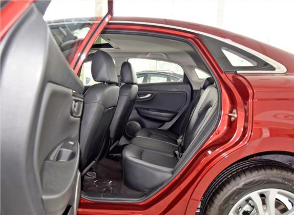奔腾B50 2016款 1.6L 手动豪华型 车厢座椅   后排空间