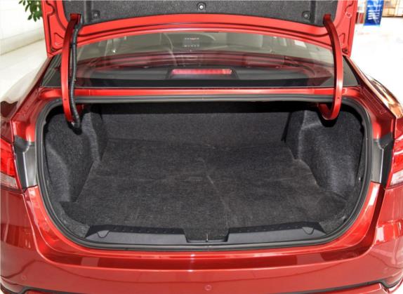 奔腾B50 2016款 1.6L 手动豪华型 车厢座椅   后备厢