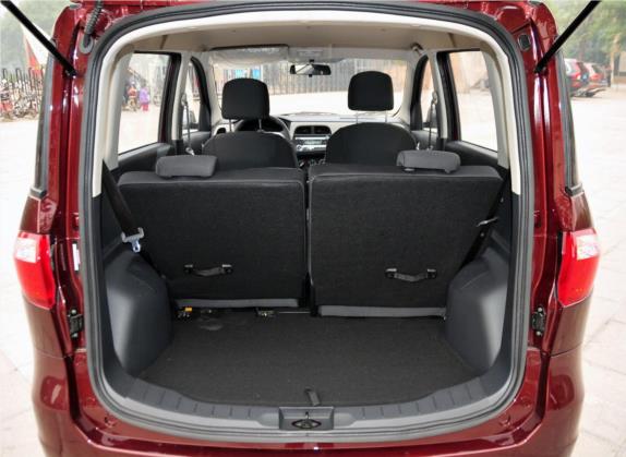 欧力威 2015款 1.2L 手动畅享型 车厢座椅   后备厢