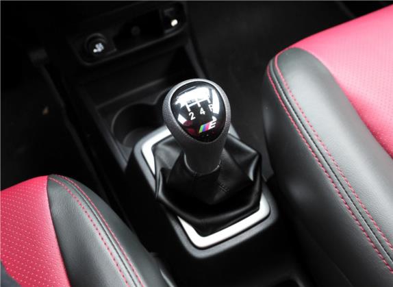 欧力威 2015款 X6 1.4L 手动珠峰版 中控类   挡把
