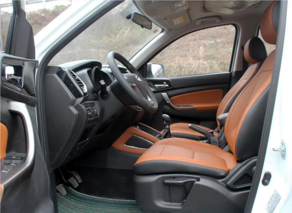 长安欧尚CX70 2017款 CX70T 1.5T 手动豪擎版 车厢座椅   前排空间