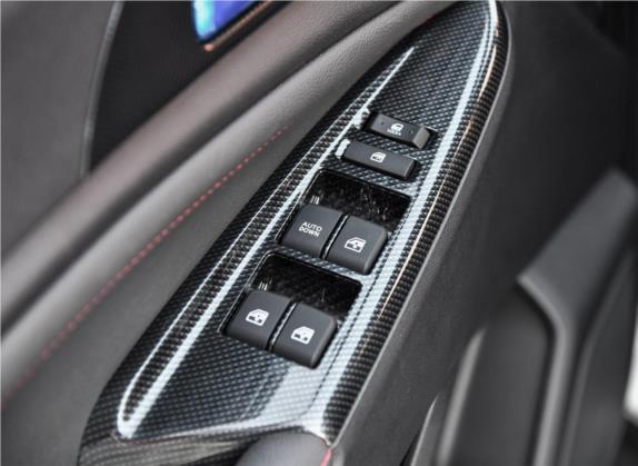 长安欧尚A800 2017款 1.6L 手动舒适型 车厢座椅   门窗控制