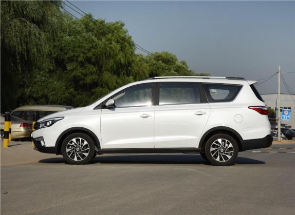 长安欧尚A800 2017款 1.6L 手动豪华型 外观   正侧