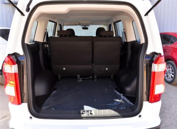 长安欧尚X70A 2018款 1.5L 手动基本型 车厢座椅   后备厢