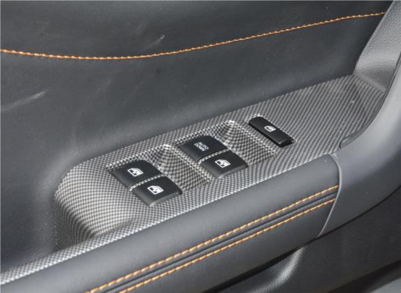 长安欧尚X70A 2019款 1.5L 手动精英型 国VI 车厢座椅   门窗控制