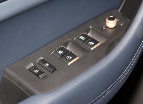长安欧尚科赛 2018款 1.5T 手动 感 5座 车厢座椅   门窗控制