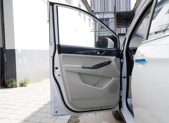 长安欧尚科尚 2022款 1.5T 自动商务型 车厢座椅   前门板
