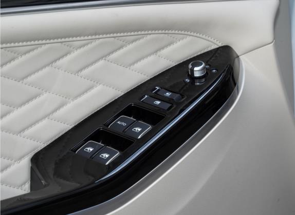 长安欧尚科尚 2022款 1.5T 自动商务型 车厢座椅   门窗控制
