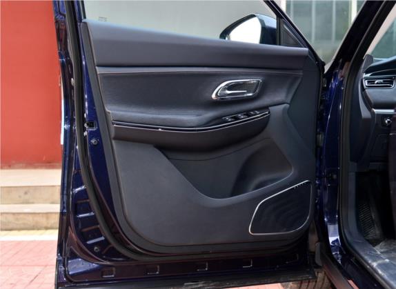 长安欧尚X7 2020款 1.5T 自动旗舰型 车厢座椅   前门板
