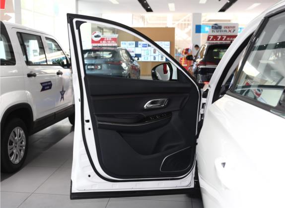 长安欧尚X7 2021款 1.5T 自动Geeker版 车厢座椅   前门板