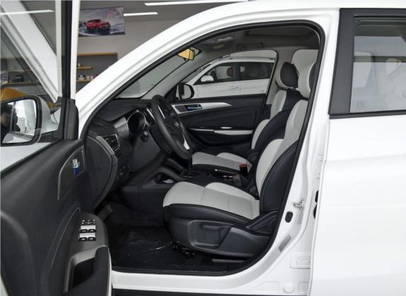 长安欧尚科赛5 2019款 1.6L 自动经典型 国VI 车厢座椅   前排空间