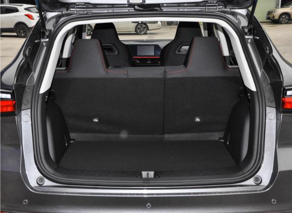 长安欧尚X5 2021款 1.6L CVT豪华型 车厢座椅   后备厢