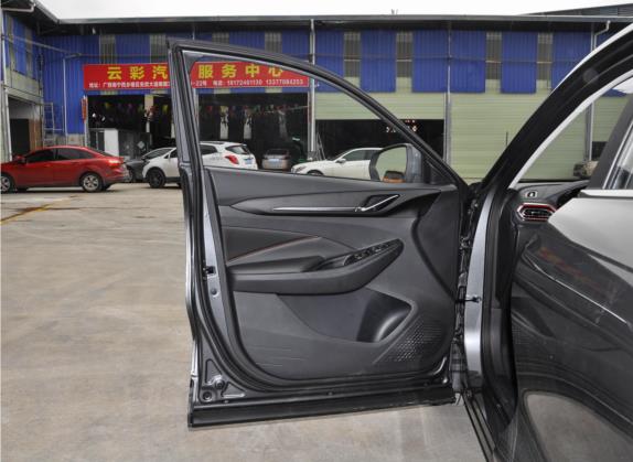 长安欧尚X5 2021款 1.6L CVT豪华型 车厢座椅   前门板
