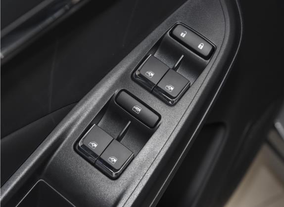 长安欧尚X5 2021款 1.6L CVT舒享型 车厢座椅   门窗控制