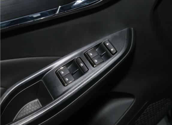 长安欧尚X5 2021款 1.6L CVT尊享型 车厢座椅   门窗控制