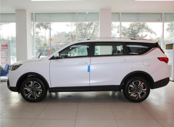 长安欧尚科赛Pro 2021款 1.5T 手动旗舰型 7座 外观   正侧