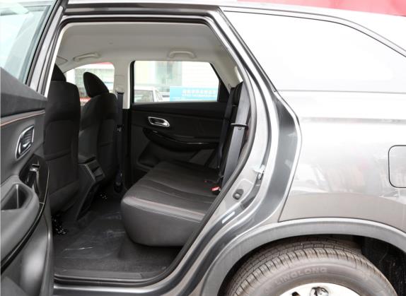 长安欧尚X7 PLUS 2022款 1.5T 手动豪华型 车厢座椅   后排空间