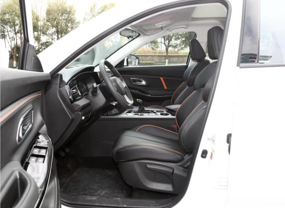 长安欧尚X7 PLUS 2022款 1.5T 手动尊享型 车厢座椅   前排空间