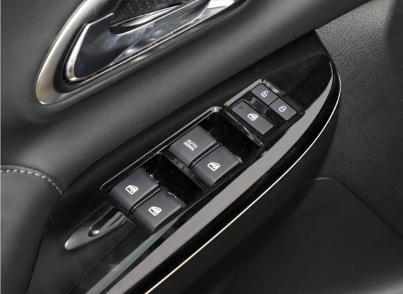 长安欧尚X7 PLUS 2022款 1.5T 蓝鲸版自动豪华型 车厢座椅   门窗控制
