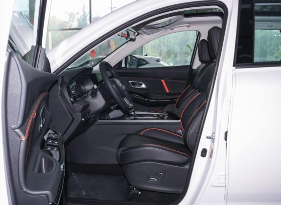 长安欧尚X7 PLUS 2022款 1.5T 蓝鲸版自动尊贵型 车厢座椅   前排空间